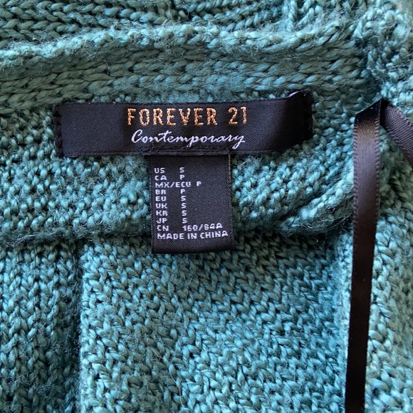 Forever21 Twist Back Sweater - Picture 3 of 4